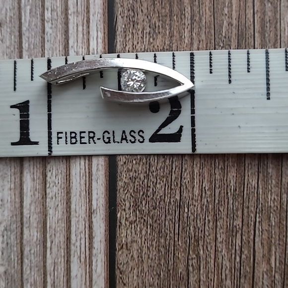 14KT WHITE GOLD TENSION SET DIAMOND PENDANT - Picture 11 of 13